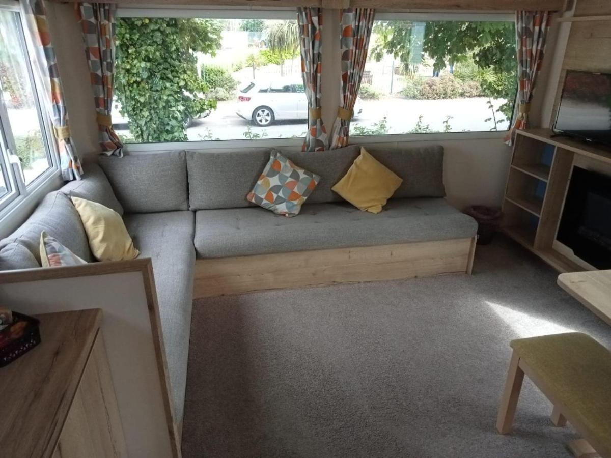 New 2 Bed Holiday Home With Decking In Rockley Park Dorset Near The Sea Lytchett Minster Esterno foto